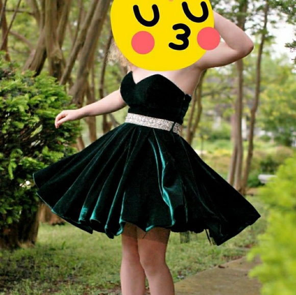 Size 4 Emerald Green Prom Dress